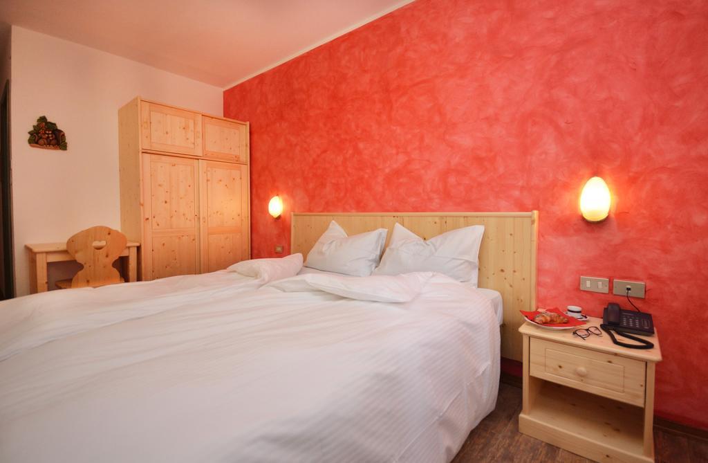 Albergo Sporting 佩约方缇 外观 照片